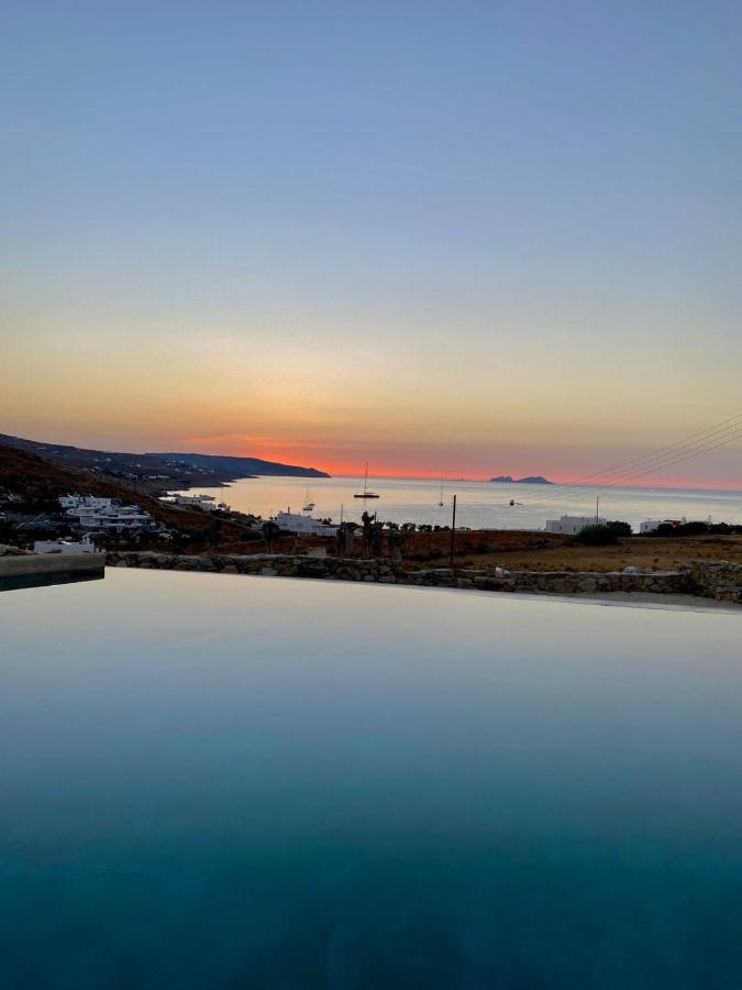 M-Vibes Mykonos Suites 卡拉法蒂斯 外观 照片