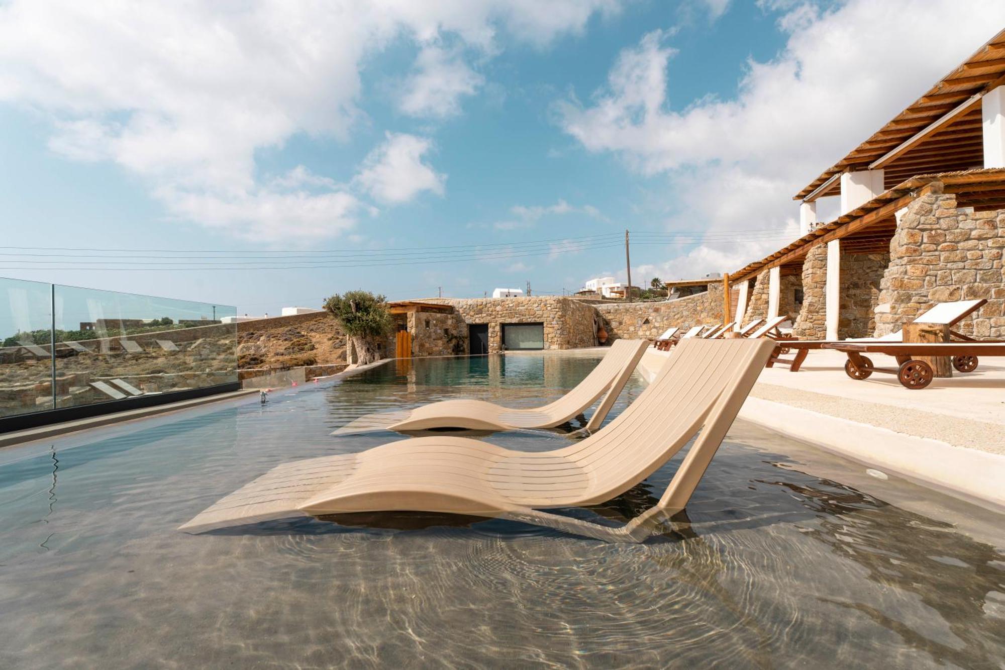 M-Vibes Mykonos Suites 卡拉法蒂斯 外观 照片