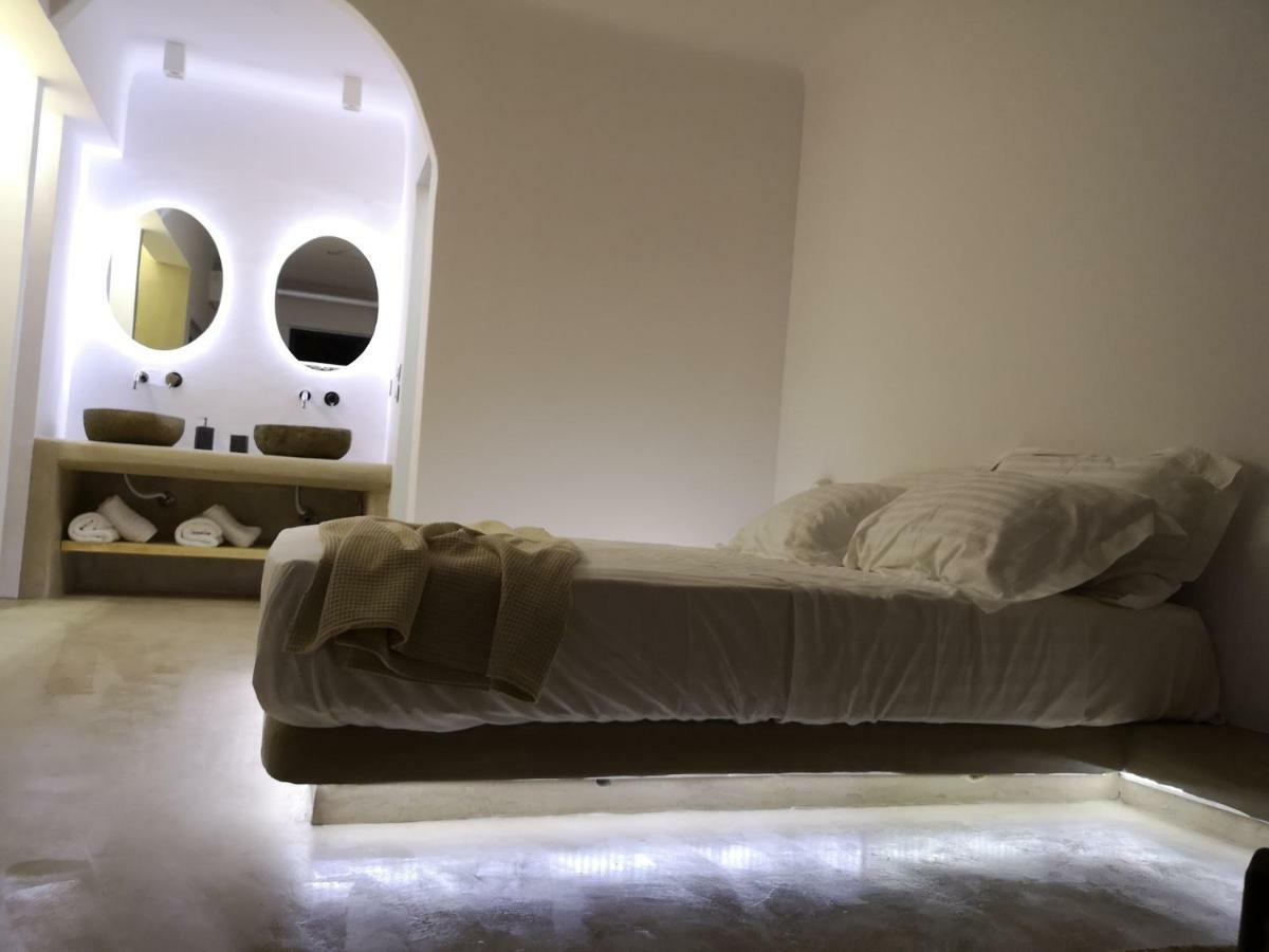 M-Vibes Mykonos Suites 卡拉法蒂斯 外观 照片